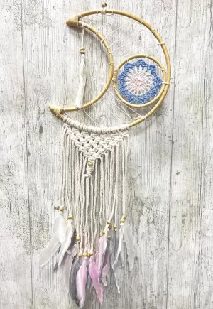Atrapasueños de macramé media luna