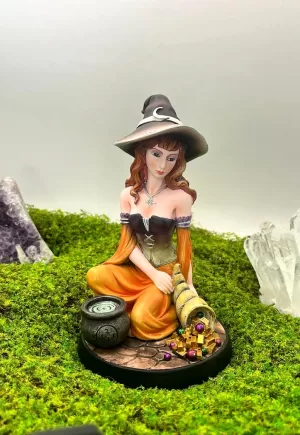 Bruja de la abundancia de 15 cm con sombrero de luna, falda naranja y cuerno de la abundancia con monedas
